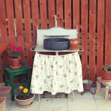 Markovec Prenocisca Angelin Hram, Tiny Apartments מראה חיצוני תמונה