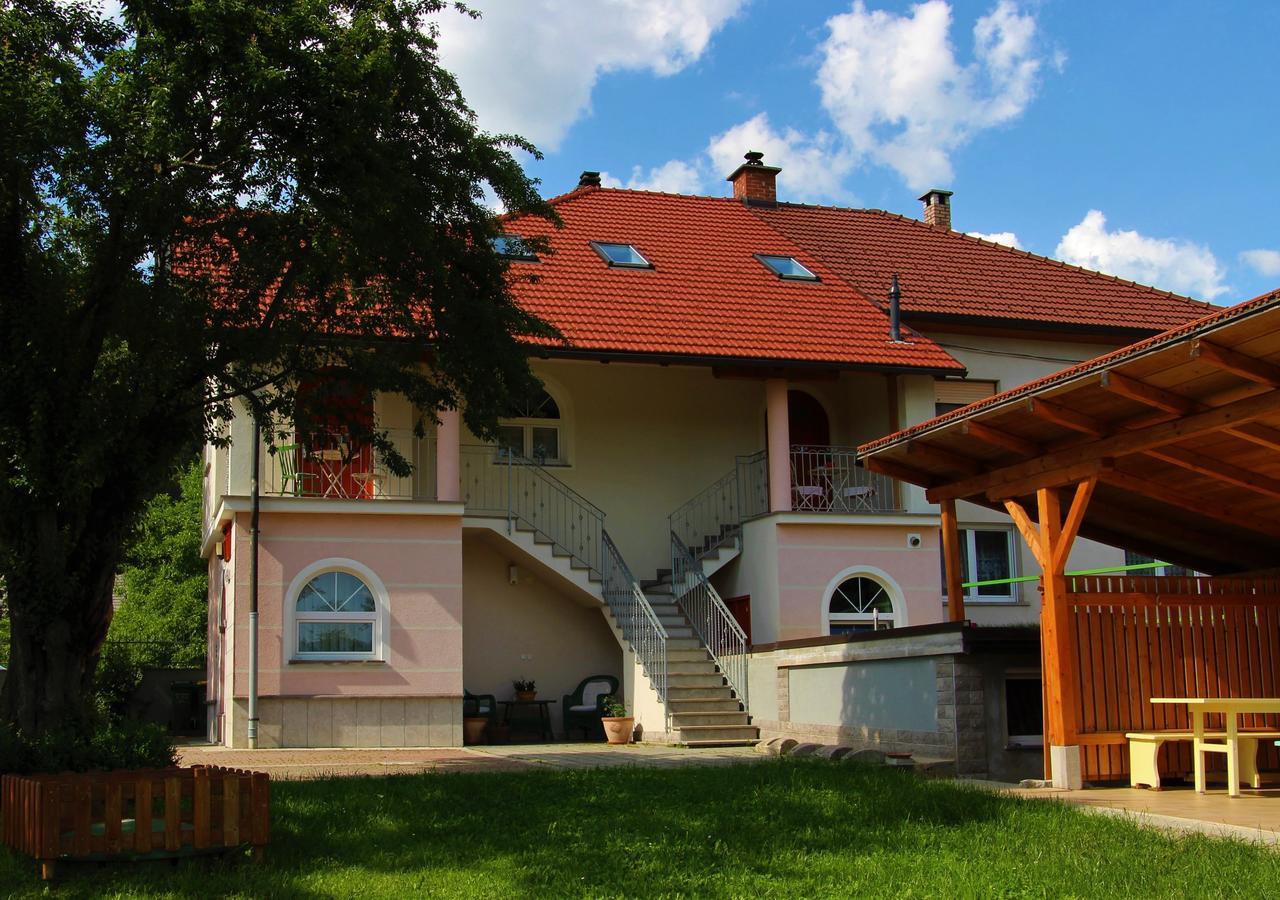 Markovec Prenocisca Angelin Hram, Tiny Apartments מראה חיצוני תמונה